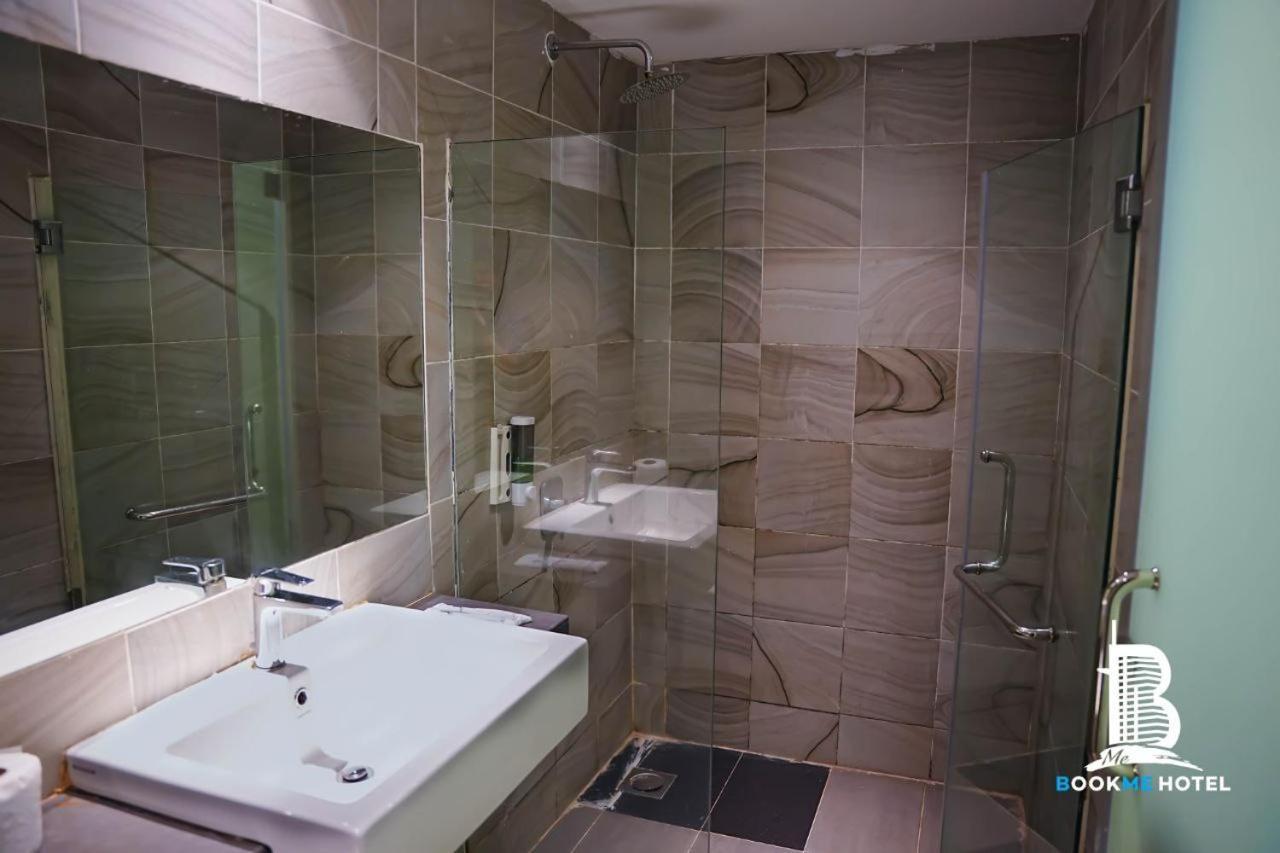 Bookme Hotel Johor Bahru Kültér fotó